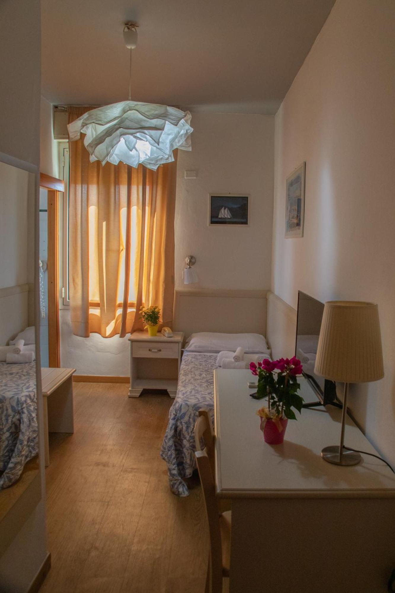 Ariston Hotel